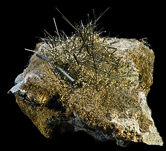 Actinolite specimen: green and dark green mineral