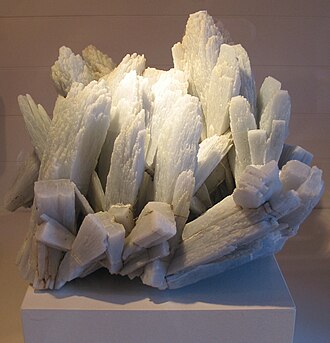 Anhydrite specimen: colorless and white mineral