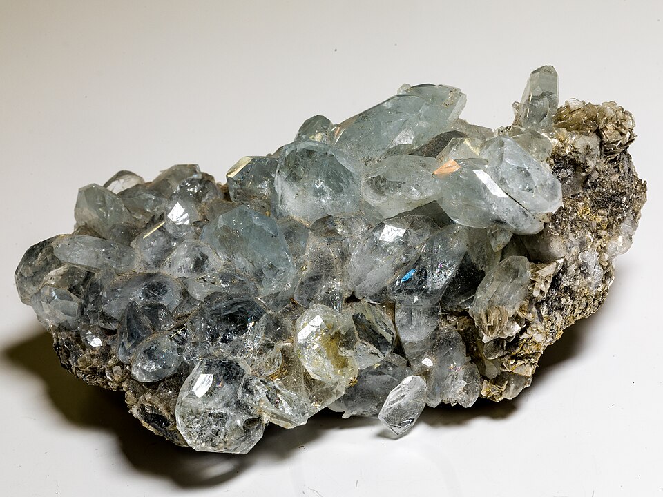 Goshenite specimen Goshenite specimen: colorless and white mineral