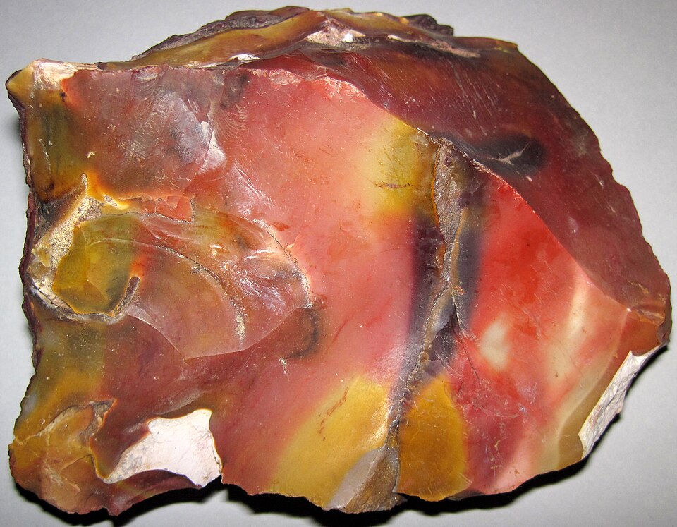 Mookaite specimen Mookaite specimen: yellow and red sedimentary rock