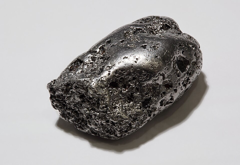 Platinum specimen Platinum specimen: silver and gray mineral