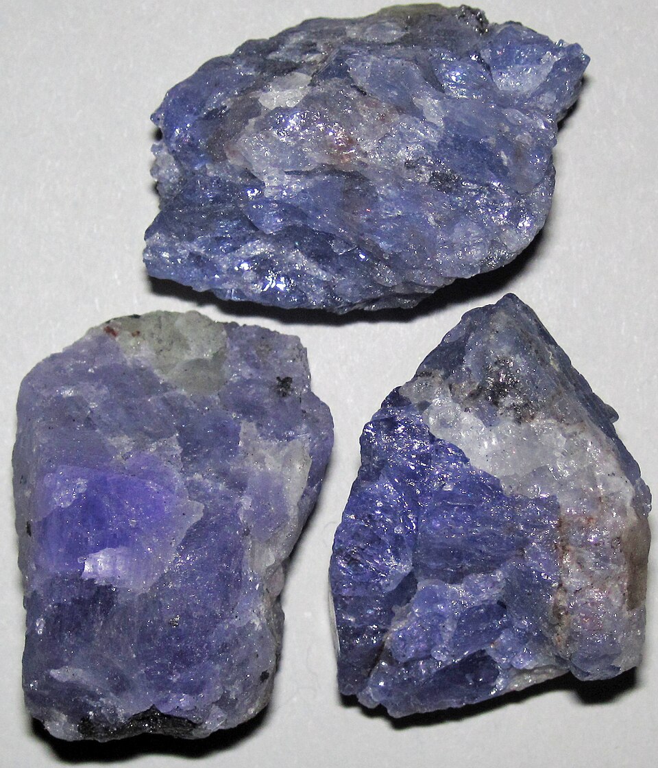 Tanzanite specimen Tanzanite specimen: blue and violet gemstone