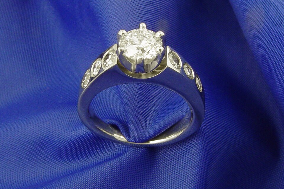 White Gold specimen White Gold specimen: white silver and pale gold metal